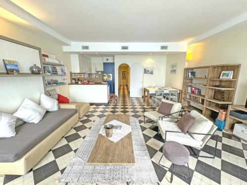 Exceptional Sea Front Suite French Riviera