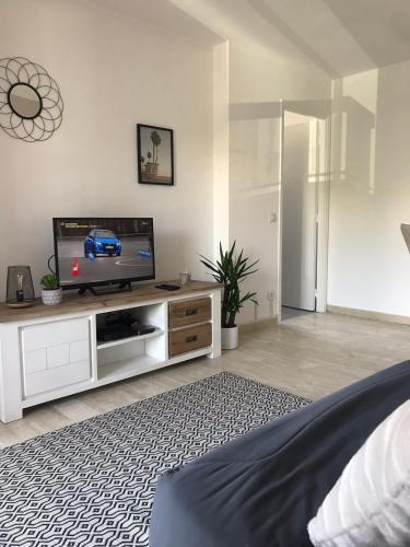 ANTIBES Appartement 2 pièces CLIMATISÉ pour 4 personnes PISCINE Plage à pied