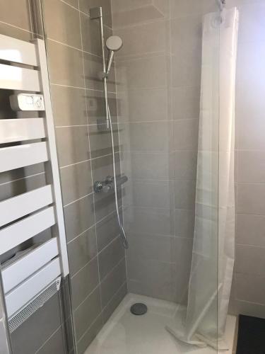 ANTIBES Appartement 2 pièces CLIMATISÉ pour 4 personnes PISCINE Plage à pied