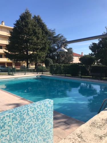 ANTIBES Appartement 2 pièces CLIMATISÉ pour 4 personnes PISCINE Plage à pied