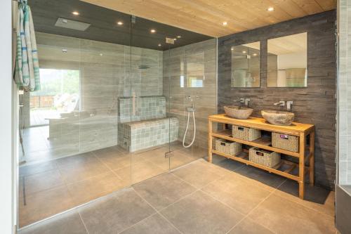 Luxury Home Panoramic view Fireplace Sauna Garden