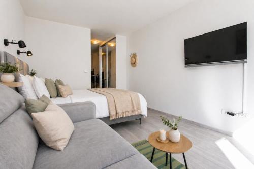Side by Side Apartments