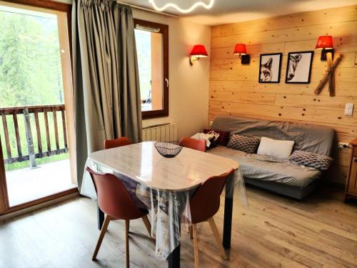Les Chalets De Bois MÉan - B - Chaleureux appartement avec vue dégagée MAE-5251