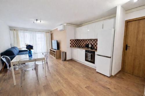 L Impasse des Pins, Centrally located and renovated