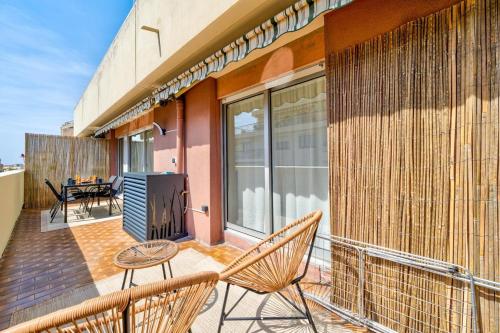 2P standing, terrasse, garage, proche port et mer