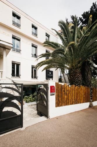 Hôtel Le Petit Castel photo 32