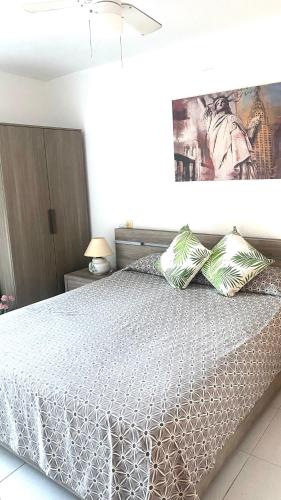 Flat 5 minutos from beach w pool view!