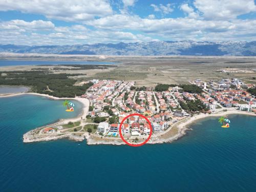 Luxury Beachfront Villa Bregeš - First row to the sea