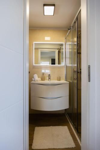 Luxury jacuzzi apartment