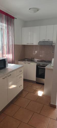 Apartment in family house Linda