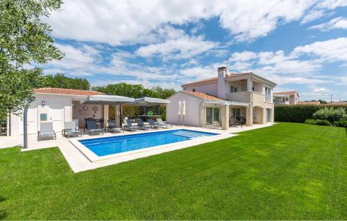 Pet Friendly Home In Deklici