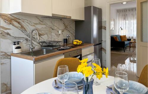 Beautiful Apartment In Umag With Wifi