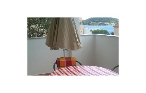 Gorgeous Apartment In Rogoznica With Wifi
