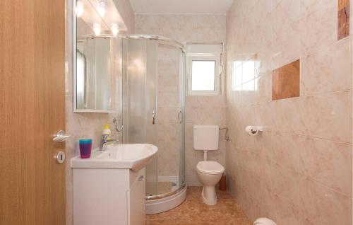 Gorgeous Apartment In Rogoznica With Wifi