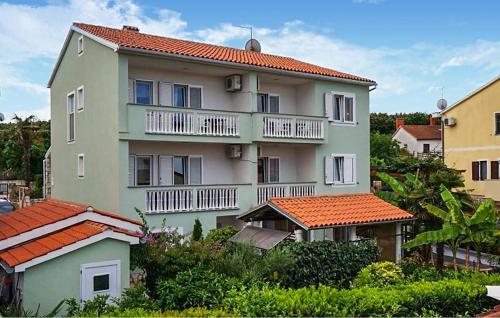 1 Bedroom Amazing Apartment In Pula