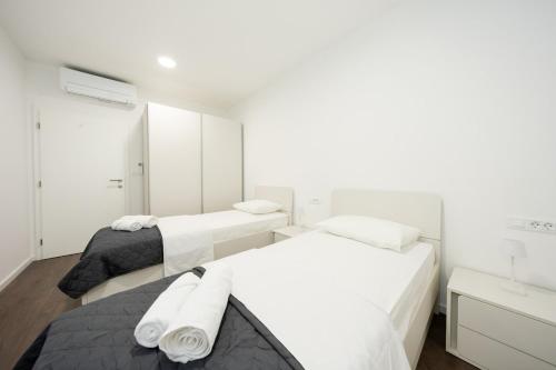 Large Luxury family and friends apartment 1 min walk to Žnjan beach and 2 private garages
