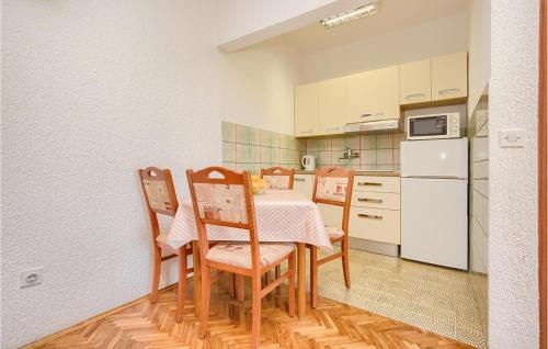 Cozy Apartment In Pula With Wifi