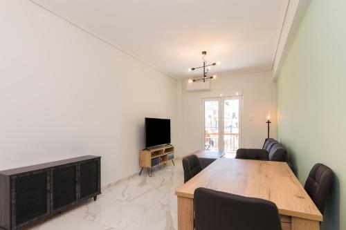 2Bdrm Bright Apartment in Dafni