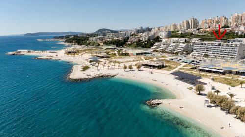 Large Luxury family and friends apartment 1 min walk to Žnjan beach and 2 private garages