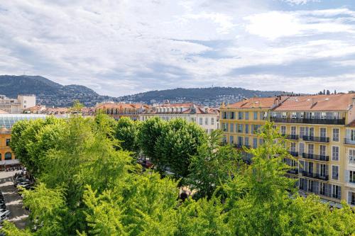 Charming 1 Bdr Apartment in the City Center