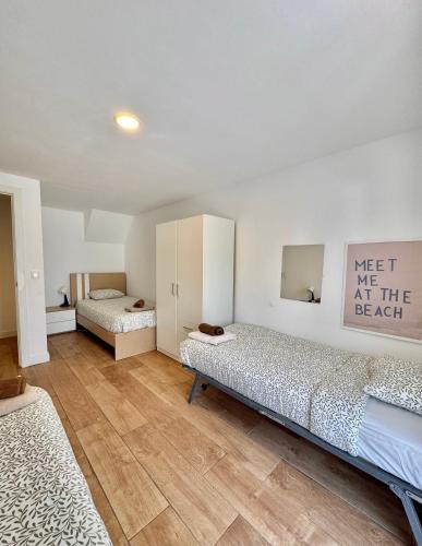 Big 3BR Apartment Near Beach Estoril Cascais