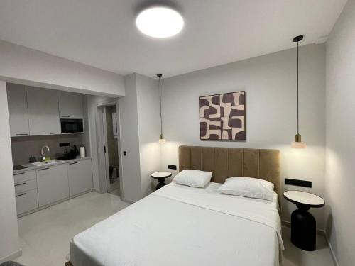 Glyfada Seaside White by Taurus