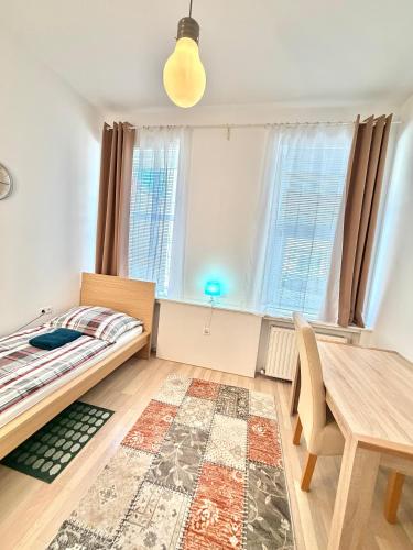 FAVORIT-ROOMS , Metro connection to Centralstation-Airport and City-Center