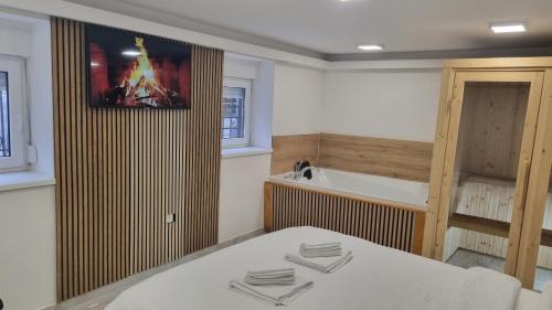 Edy Deluxe Room - Jacuzzy & Sauna