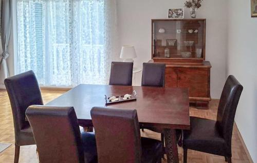 Nice Apartment In Novi Vinodolski With Wifi