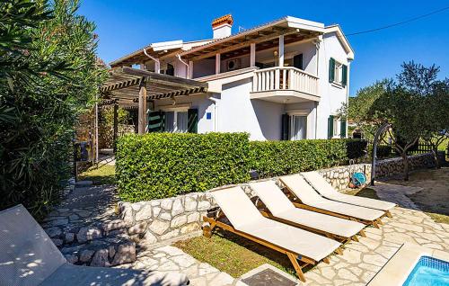 Amazing Apartment In Palit With Wifi