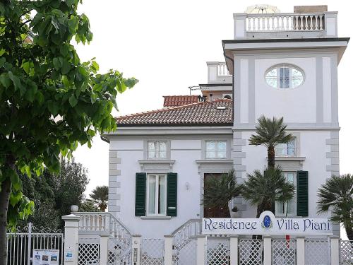 Το κτήριο όπου στεγάζεται  το ξενοδοχείο διαμερισμάτων