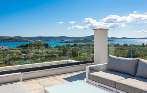 2 Bedroom Awesome Apartment In Turanj