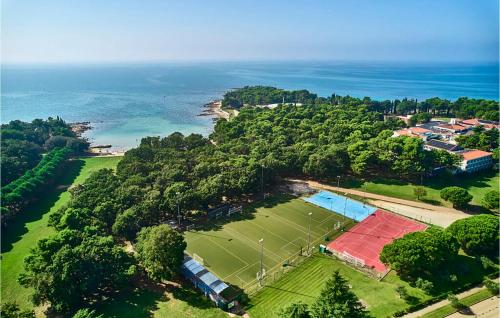 Beautiful Apartment In Umag With Swimming Pool