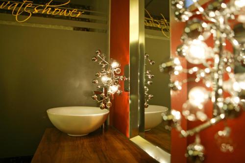 Bilik mandi di DER HEIDEHOF Conference & SPA Resort
