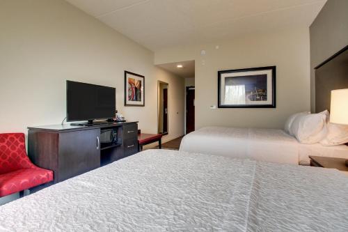 TV o dispositivi per l'intrattenimento presso Hampton Inn & Suites Greenville Airport