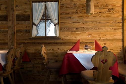 Gallery image of Hotel Piz Seteur in Selva di Val Gardena