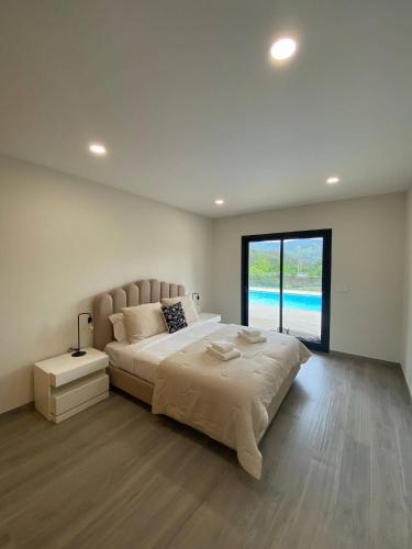 Nogueira House - Piscina e Luxo