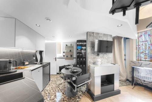 Oenosuite - Loft d'Artiste en Hyper-Centre, Climatisé