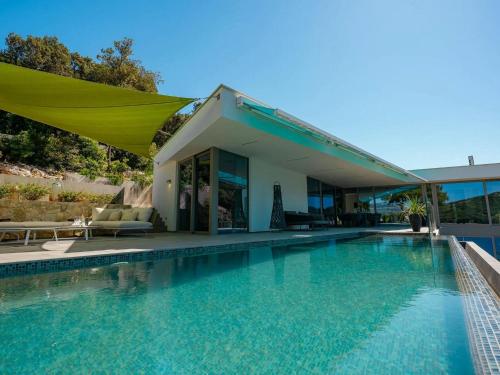 Villa Moreska Korcula Seafront Infinity Pool