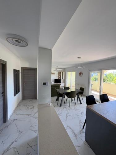 Modern apartment with private garden in Pula