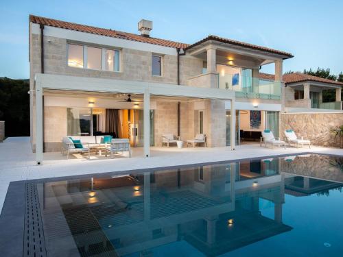 Villa Jadranka Seafront Heated Infinity Pool Short Walk To Cavtat
