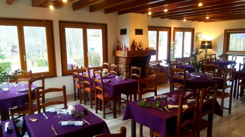 Εστιατόριο ή άλλο μέρος για φαγητό στο Logis Auberge de la Poirie