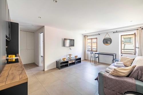 A C flat 1BDR 4P in the heart of Cannes – Old Port