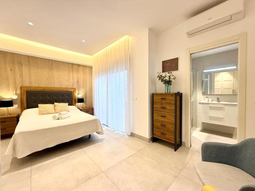 The Signature Cozy and City Center Apartment