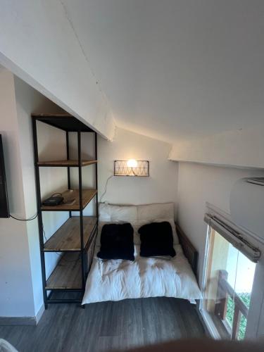Ліжко або ліжка в номері Charmant duplex