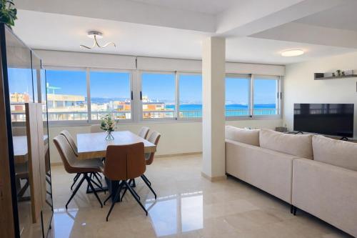 Bright-Sky Penthouse, Alicante Beach Life