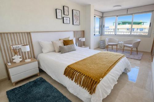 Bright-Sky Penthouse, Alicante Beach Life