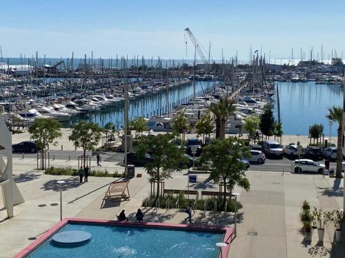 BEL APPARTEMENT CENTRAL - Vue PORT Et MER - Parking - Clim - WIFI