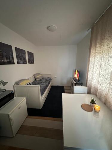 New Studio for 2 - Private Entrance