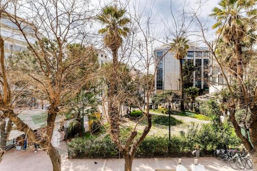 New 2Bedrooms Full Apt-1Min fromAcropolisMetro
